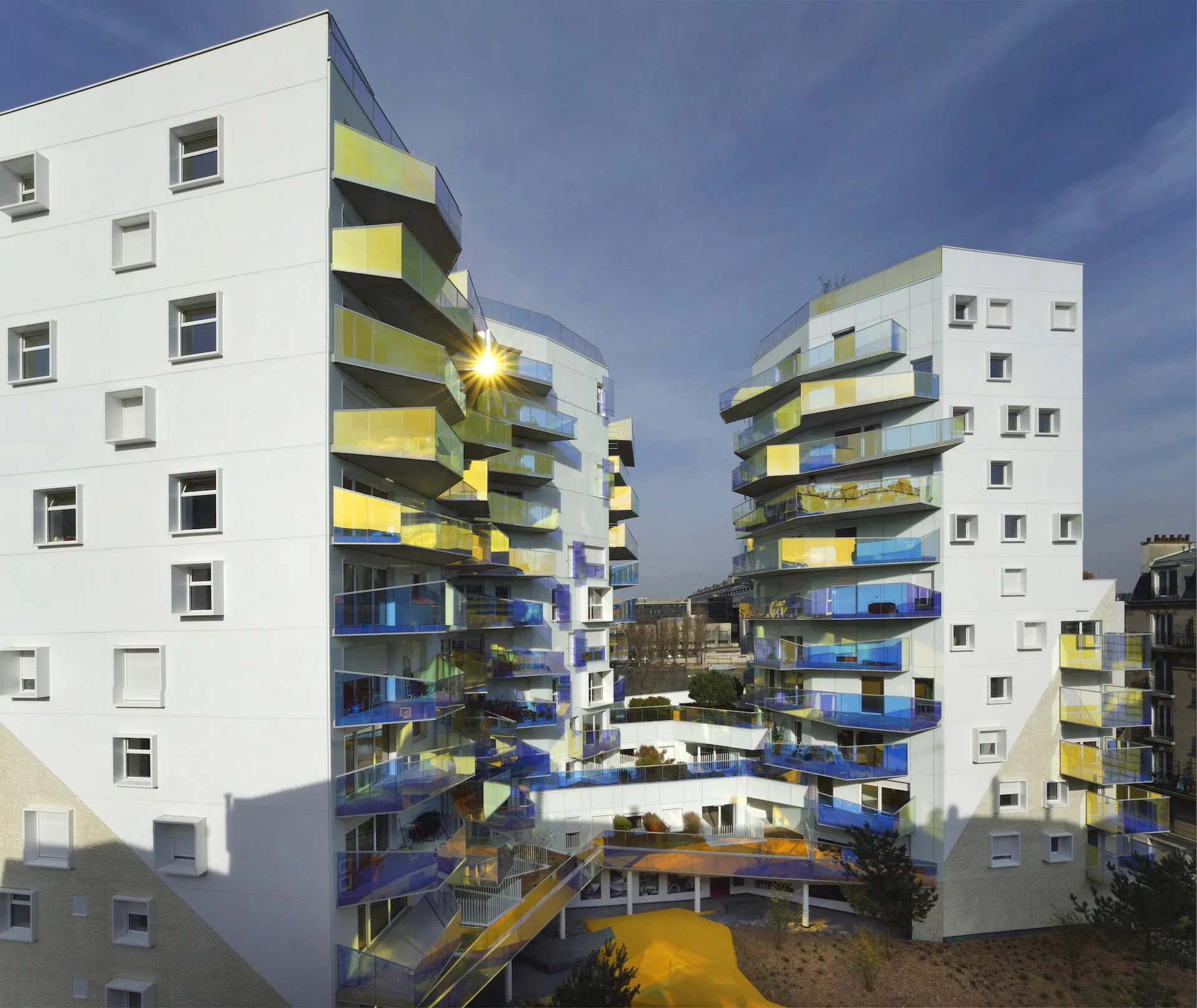 Precast wall : reduces costs and construction times
