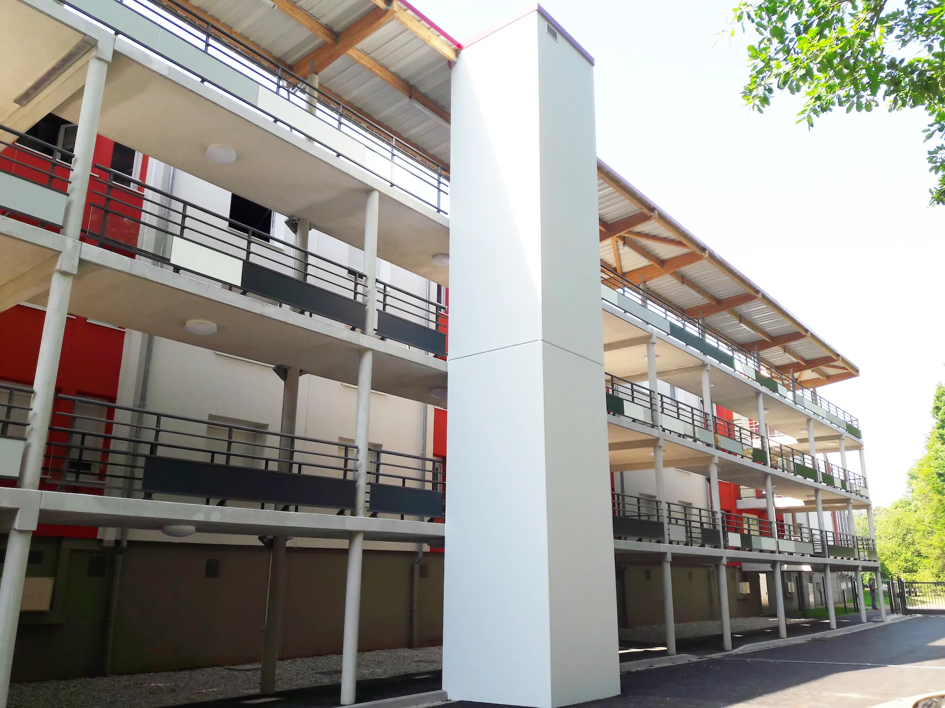 Coursives et cages d'ascenseur