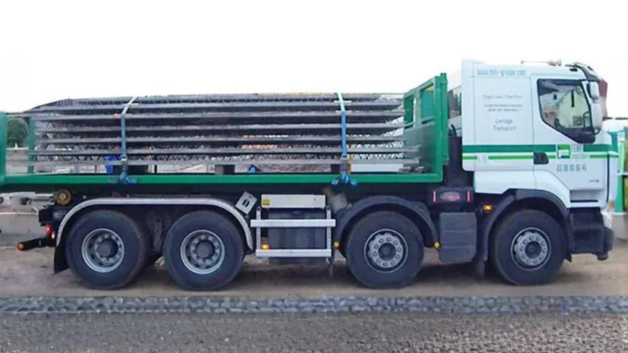 4-axle hook-lift truck | FEHR Group