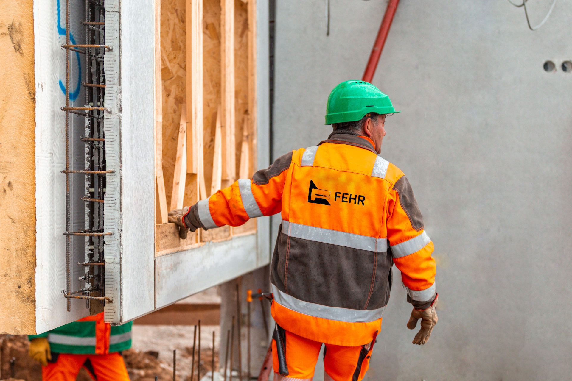 Prémur intégral : ouvrier sur chantier | FEHR Group